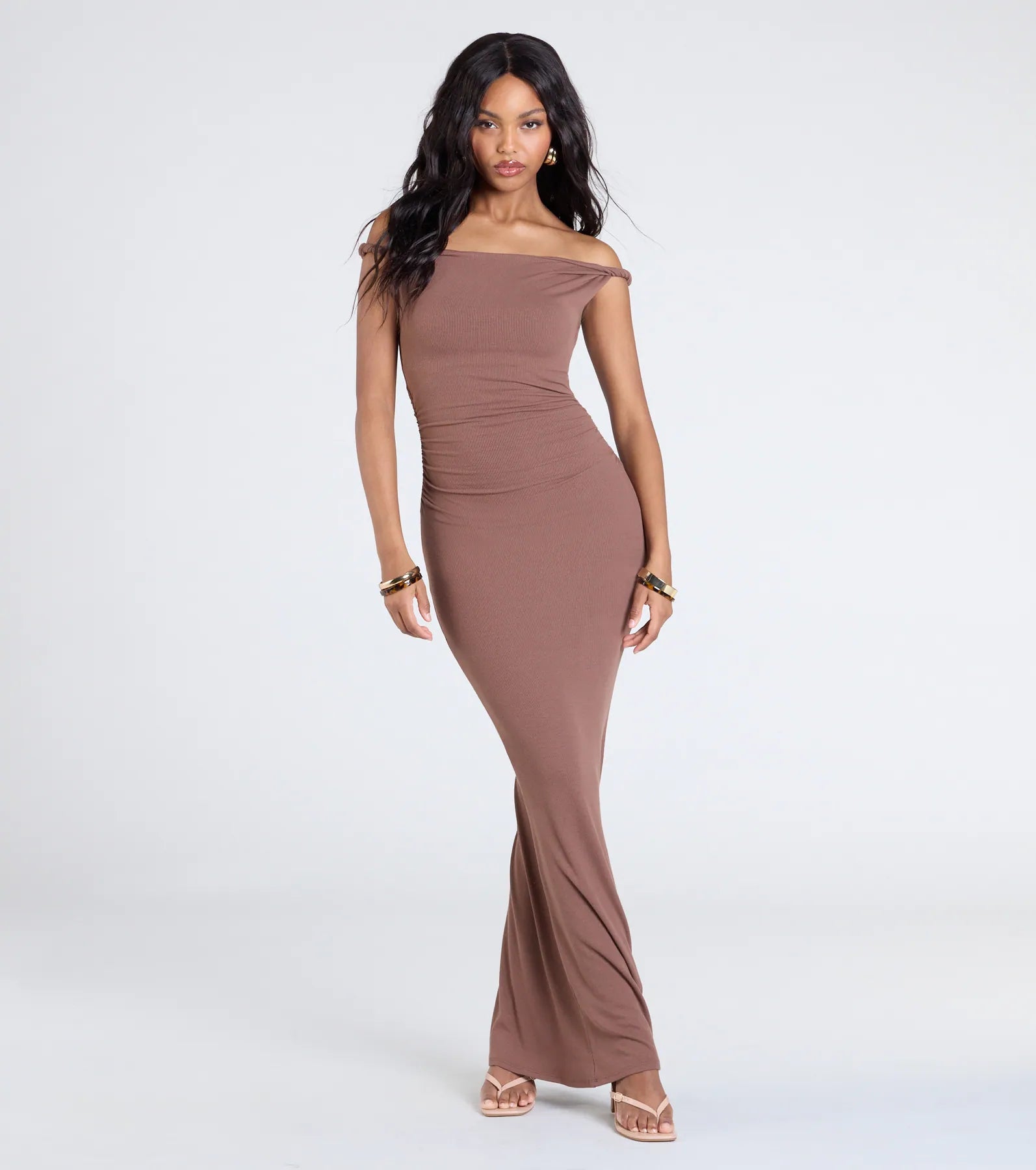 Sleeveless Casual Dresses for Warm Weather Alluring Silhouette Off-The-Shoulder Maxi Dress Sleeveless Casual Dresses for Warm Weather Alluring Silhouette Off-The-Shoulder Maxi Dress