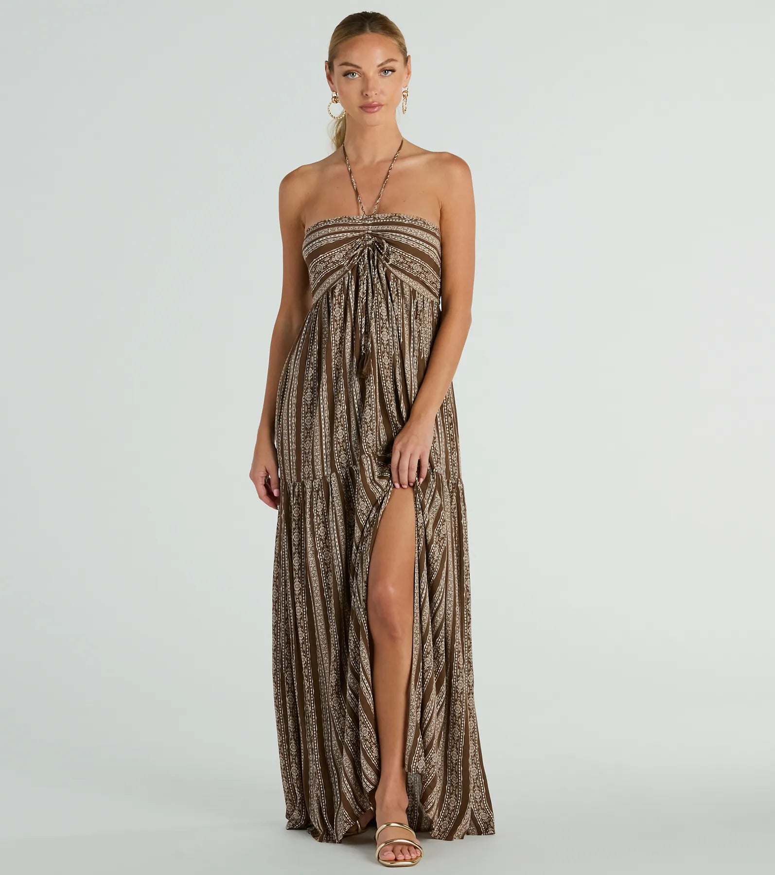 Plus - Size Casual Dresses for a Comfortable Fit Desert Princess Halter Maxi Dress With Pockets Plus - Size Casual Dresses for a Comfortable Fit Desert Princess Halter Maxi Dress With Pockets