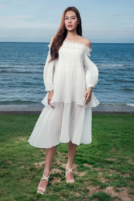 Celebrity - Inspired Casual Dresses for a Fashionable Look Sophia A-line Off-Shoulder Organza Midi Dress Celebrity - Inspired Casual Dresses for a Fashionable Look Sophia A-line Off-Shoulder Organza Midi Dress