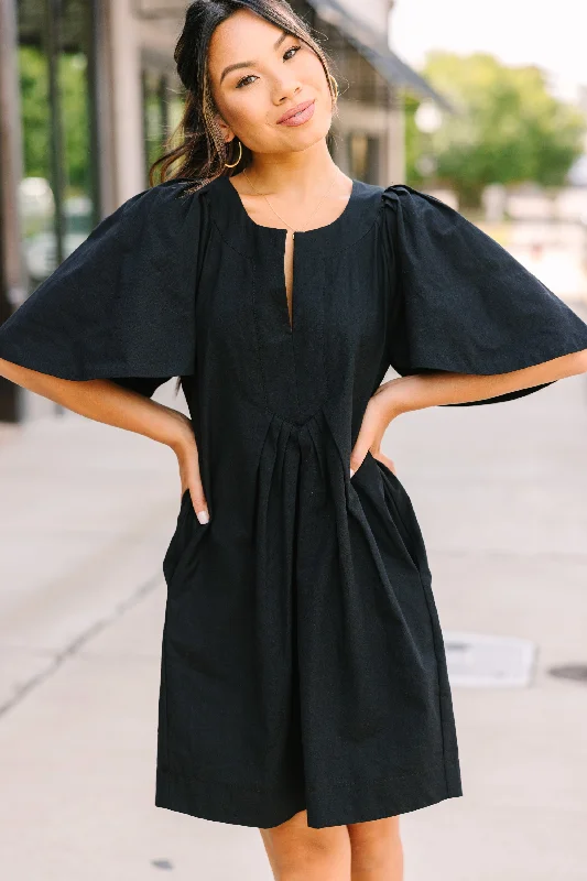Knit Casual Dresses in Chunky Patterns​ Pep In Your Step Black Shift Dress