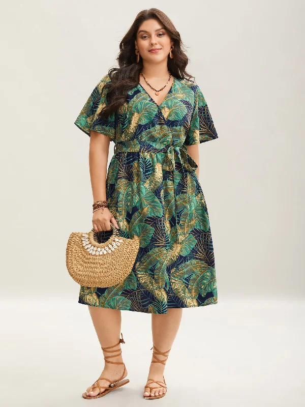 Celebrity - Inspired Casual Dresses for a Fashionable Look Tropical Print Belted Pocket Midi Dress Celebrity - Inspired Casual Dresses for a Fashionable Look Tropical Print Belted Pocket Midi Dress