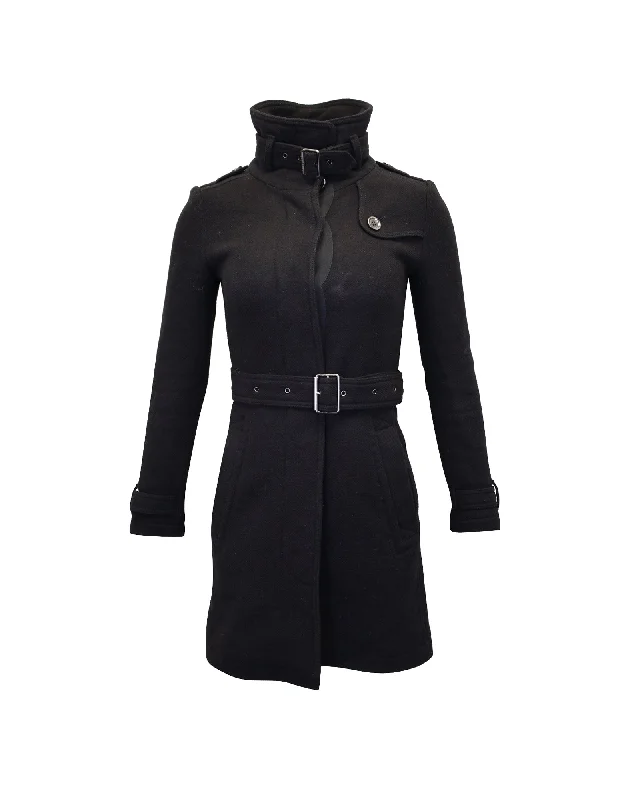 Oversized women's wool coats in a monochromatic look for a trendy outfit Burberry Belted Winter Coat in Black Wool Oversized women's wool coats in a monochromatic look for a trendy outfit Burberry Belted Winter Coat in Black Wool