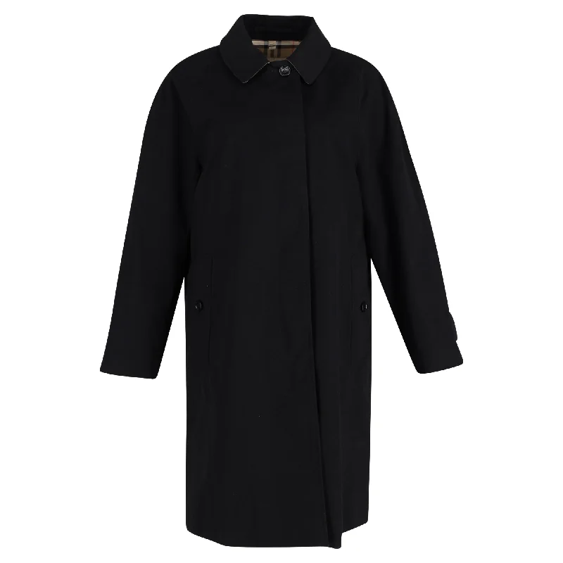 Women's knee - length wool blend coats with a fur collar for added warmth Burberry Camden Gaberdine Car Coat in Black Cotton Women's knee - length wool blend coats with a fur collar for added warmth Burberry Camden Gaberdine Car Coat in Black Cotton