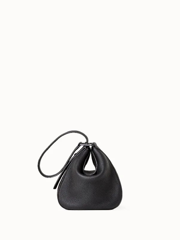 Women's long - length wool blend jackets for a warm and stylish winter look Anna Little Hobo Women's long - length wool blend jackets for a warm and stylish winter look Anna Little Hobo