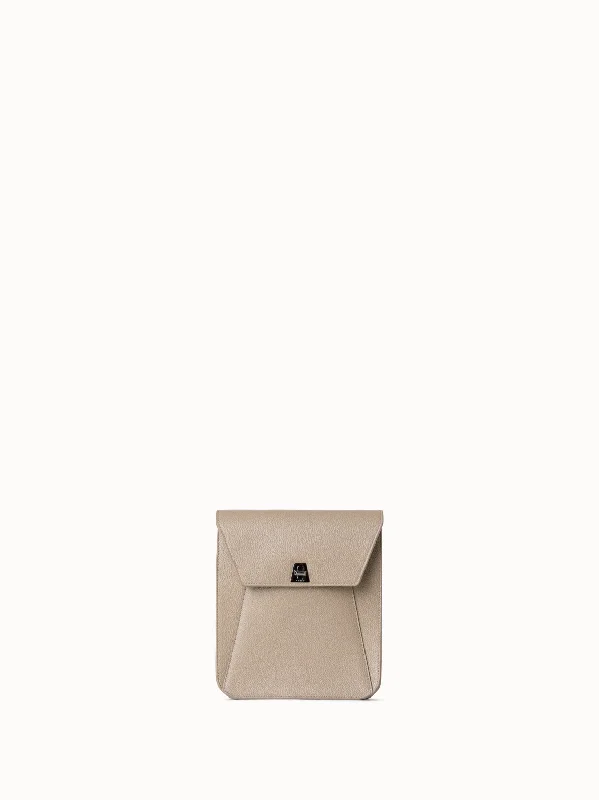 Women's quilted puffer jackets in a cropped silhouette for a modern twist Anouk Little Messenger Bag Women's quilted puffer jackets in a cropped silhouette for a modern twist Anouk Little Messenger Bag