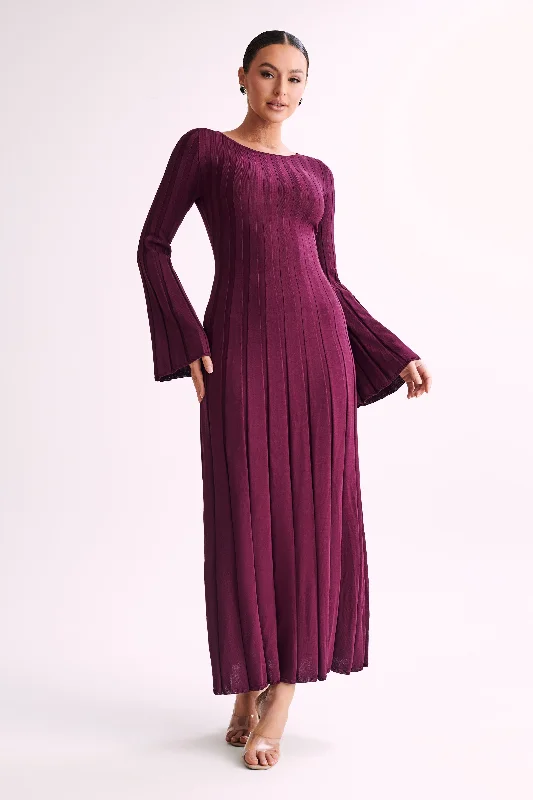 Maxi dresses with thin spaghetti straps for a delicate and feminine feel Mabel Long Sleeve Knit Maxi Dress - Plum Maxi dresses with thin spaghetti straps for a delicate and feminine feel Mabel Long Sleeve Knit Maxi Dress - Plum