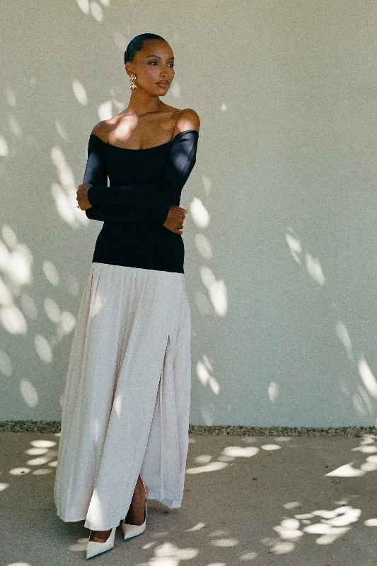 Maxi dresses with a pleated skirt for a timeless and elegant appearance Presley Contrast Knit Off Shoulder Maxi Dress - Navy And Cream Maxi dresses with a pleated skirt for a timeless and elegant appearance Presley Contrast Knit Off Shoulder Maxi Dress - Navy And Cream