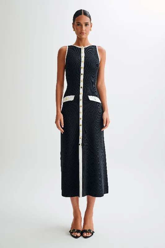 Leather maxi dresses for an edgy and bold appearance Sawyer Sleeveless Buttoned Maxi Dress - Black/White Leather maxi dresses for an edgy and bold appearance Sawyer Sleeveless Buttoned Maxi Dress - Black/White