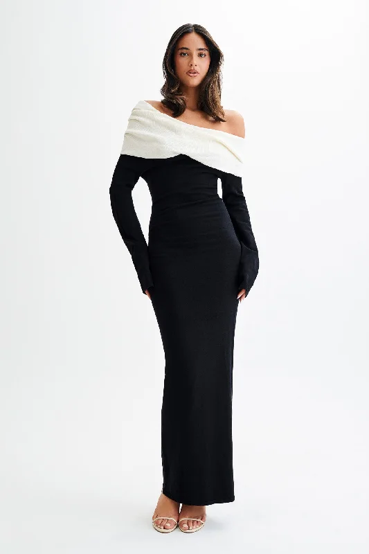 Animal print maxi dresses for a statement - making outfit Yoko Contrast Knit Maxi Dress - Black/White Animal print maxi dresses for a statement - making outfit Yoko Contrast Knit Maxi Dress - Black/White