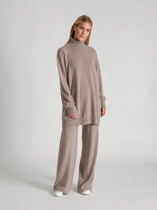 Cropped Women's Angora Blend Sweaters for a Trendy Look Cashmere sweater "Dagny polo" - toast