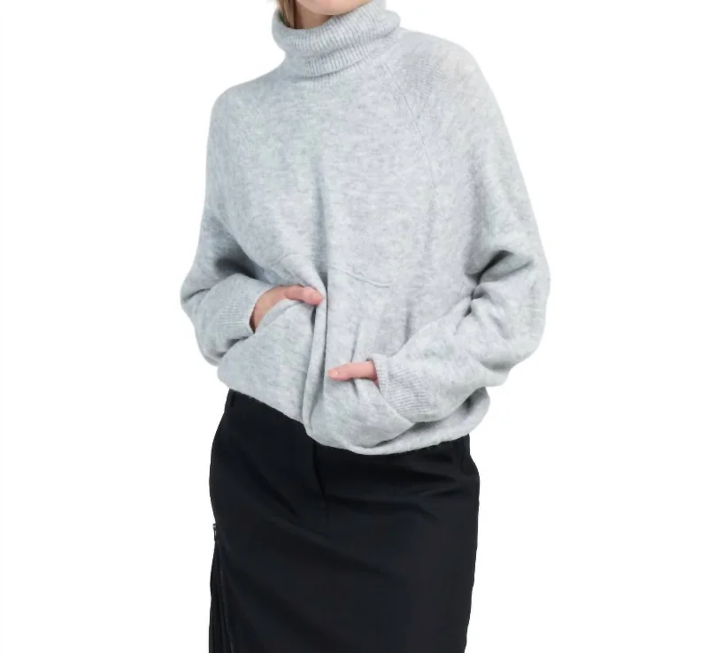 Plus Size Women's Cashmere Pullovers for Cozy Luxury Douillet Turtleneck Easy Pullover In Light Heather Grey Plus Size Women's Cashmere Pullovers for Cozy Luxury Douillet Turtleneck Easy Pullover In Light Heather Grey