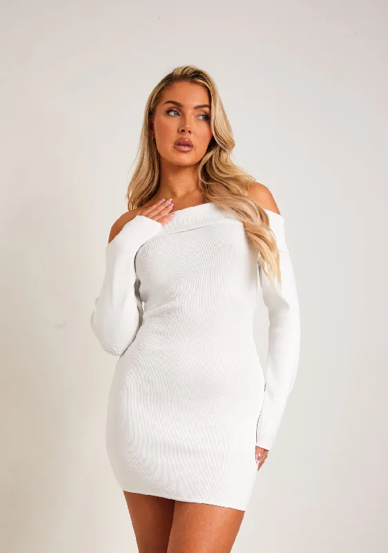 Longline Women's Mohair Sweater Dresses in a Loose Fit Kiara White Long Sleeve Off The Shoulder Knitted Dress Longline Women's Mohair Sweater Dresses in a Loose Fit Kiara White Long Sleeve Off The Shoulder Knitted Dress