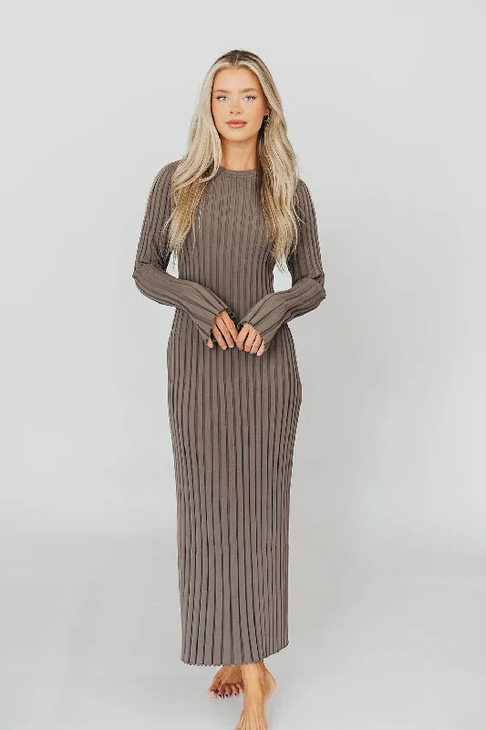 Linen maxi dresses for a breathable and lightweight summer option Colette Premium Long Sleeved Ribbed Knit Maxi Dress in Mocha Slate - Bump Friendly (Restocking in November) Linen maxi dresses for a breathable and lightweight summer option Colette Premium Long Sleeved Ribbed Knit Maxi Dress in Mocha Slate - Bump Friendly (Restocking in November)