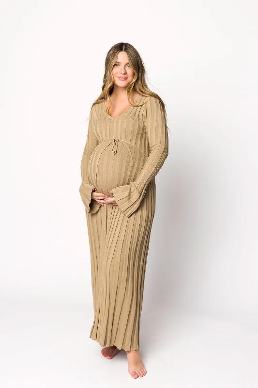 Animal print maxi dresses for a statement - making outfit Hadley Long Sleeve V-Neck Knit Maxi Dress in Dune Animal print maxi dresses for a statement - making outfit Hadley Long Sleeve V-Neck Knit Maxi Dress in Dune