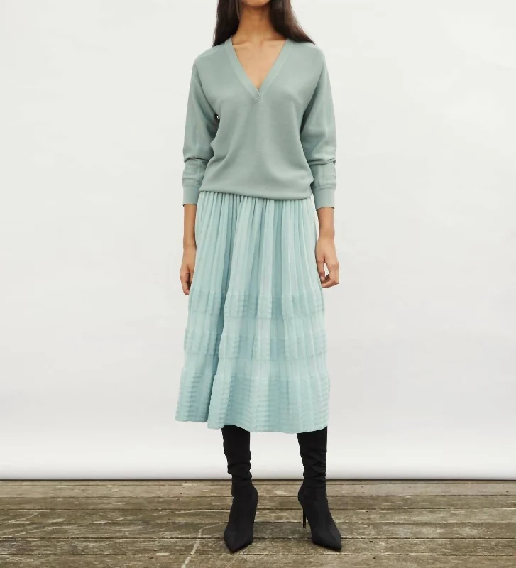 Boat Neck Women's Merino Wool Sweaters in Neutral Shades Ondee V-Neck Sweater In North Blue Boat Neck Women's Merino Wool Sweaters in Neutral Shades Ondee V-Neck Sweater In North Blue