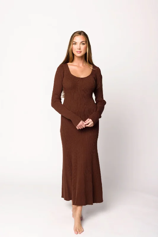 Ruffled maxi dresses with a tiered skirt for added volume Alison Knit Sweater Maxi Dress in Chestnut Ruffled maxi dresses with a tiered skirt for added volume Alison Knit Sweater Maxi Dress in Chestnut