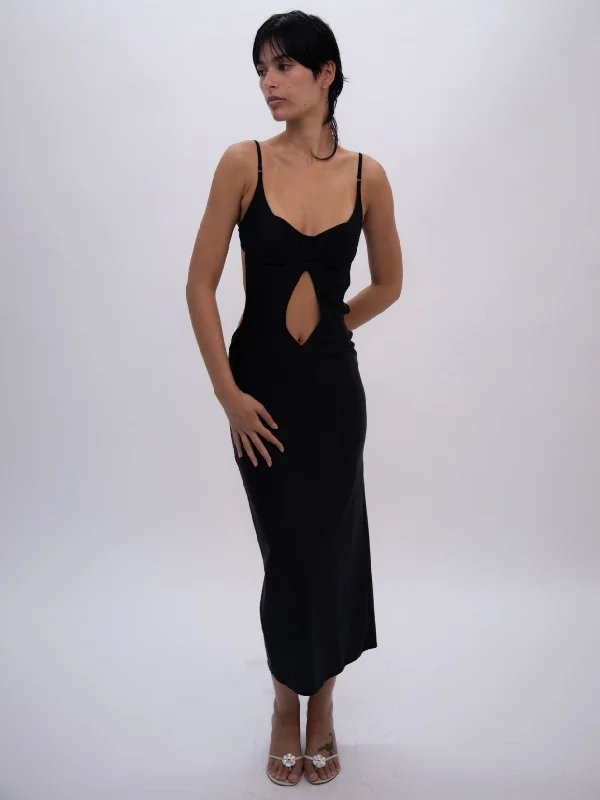 Backless Women Dress for a Sexy and Alluring Look at Evening Events Backless Women Dress for a Sexy and Alluring Look at Evening Events BLACK SWAN DRESS + RECYCLED CARVICO Backless Women Dress for a Sexy and Alluring Look at Evening Events Backless Women Dress for a Sexy and Alluring Look at Evening Events BLACK SWAN DRESS + RECYCLED CARVICO