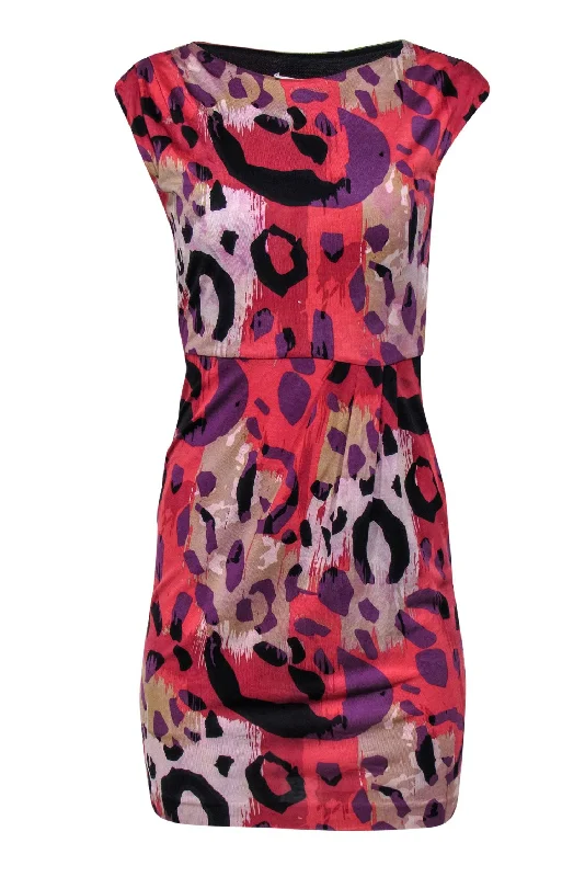 Mini Women Dress with a Short Hem for a Young and Trendy Style Mini Women Dress with a Short Hem for a Young and Trendy Style Diane von Furstenberg - Pink & Multicolor Abstract Leopard Print Silk Sheath Dress Sz 2 Mini Women Dress with a Short Hem for a Young and Trendy Style Mini Women Dress with a Short Hem for a Young and Trendy Style Diane von Furstenberg - Pink & Multicolor Abstract Leopard Print Silk Sheath Dress Sz 2