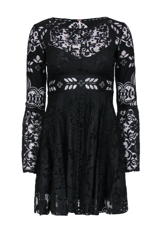 Backless Women Dress for a Sexy and Alluring Look at Evening Events Backless Women Dress for a Sexy and Alluring Look at Evening Events Free People - Black Lace Bell Sleeve Fit & Flare Dress Sz 0 Backless Women Dress for a Sexy and Alluring Look at Evening Events Backless Women Dress for a Sexy and Alluring Look at Evening Events Free People - Black Lace Bell Sleeve Fit & Flare Dress Sz 0