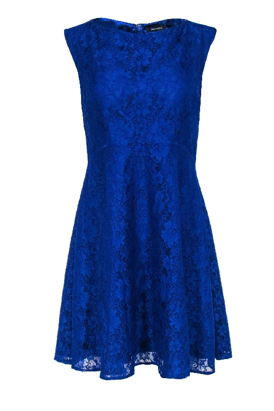 Maxi Women Dress with Floral Print for a Bohemian Vibe Maxi Women Dress with Floral Print for a Bohemian Vibe French Connection - Cobalt Blue Floral Lace Sleeveless Fit & Flare Dress Sz 8