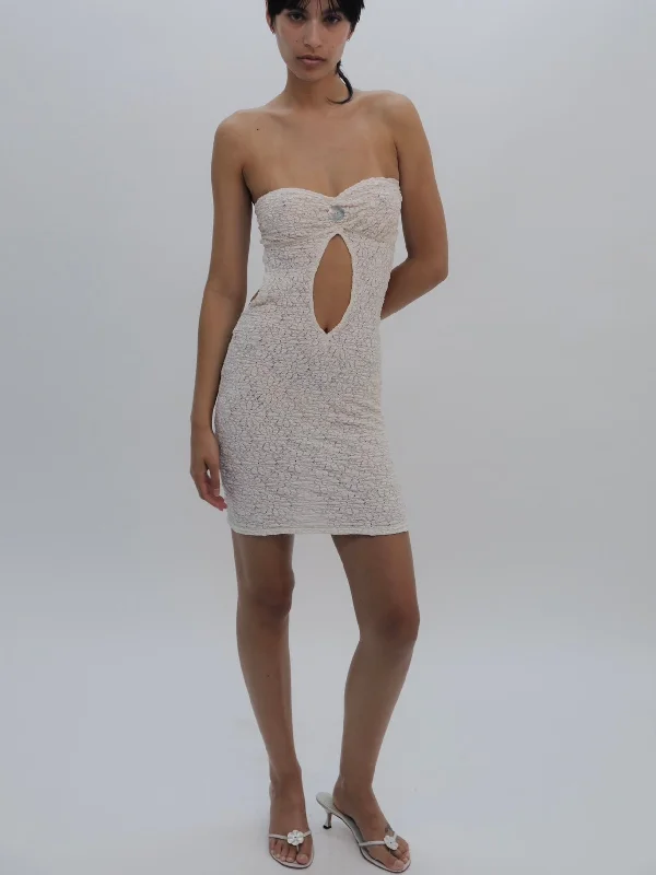 Off - the - Shoulder Women Dress for a Romantic and Feminine Look Off - the - Shoulder Women Dress for a Romantic and Feminine Look LACE FLOWER DRESS + DEADSTOCK Off - the - Shoulder Women Dress for a Romantic and Feminine Look Off - the - Shoulder Women Dress for a Romantic and Feminine Look LACE FLOWER DRESS + DEADSTOCK
