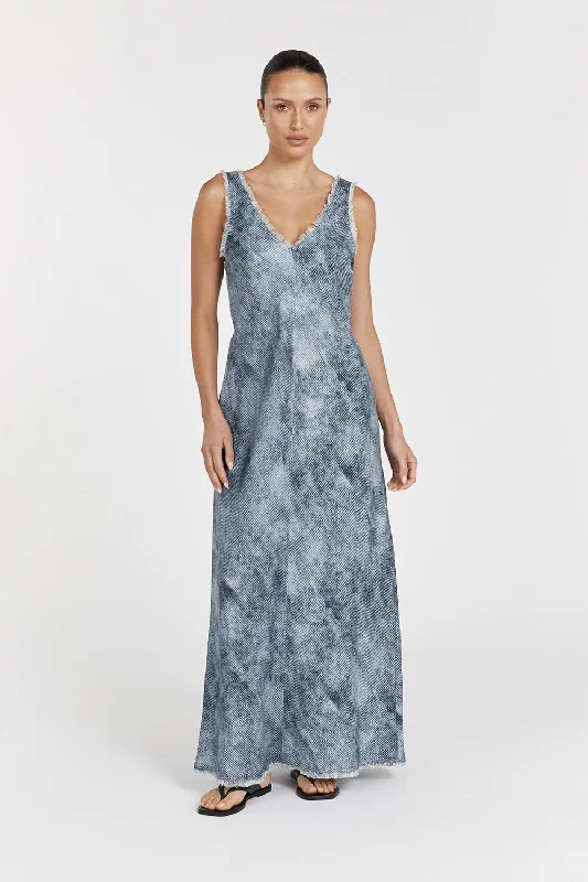 Pleated Women Dress with a Timeless and Elegant Texture Pleated Women Dress with a Timeless and Elegant Texture LEON LINEN V NECK SLIP DRESS