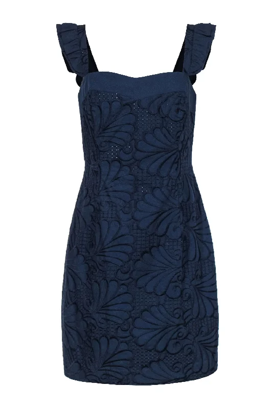 Maxi Women Dress with Floral Print for a Bohemian Vibe Maxi Women Dress with Floral Print for a Bohemian Vibe Lilly Pulitzer - Navy Cotton Eyelet Sheath Dress w/ Ruffled Straps Sz 10 Maxi Women Dress with Floral Print for a Bohemian Vibe Maxi Women Dress with Floral Print for a Bohemian Vibe Lilly Pulitzer - Navy Cotton Eyelet Sheath Dress w/ Ruffled Straps Sz 10