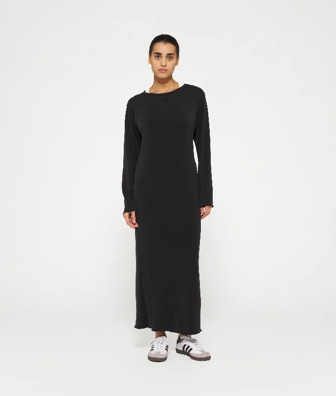 Halter Neck Women Dress to Show Off the Shoulders and Neckline Halter Neck Women Dress to Show Off the Shoulders and Neckline longsleeve maxi dress scuba | black Halter Neck Women Dress to Show Off the Shoulders and Neckline Halter Neck Women Dress to Show Off the Shoulders and Neckline longsleeve maxi dress scuba | black
