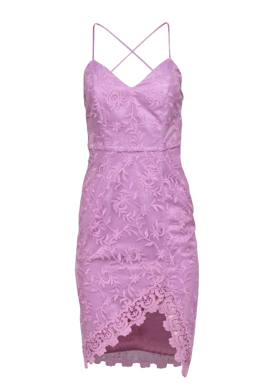Maxi Women Dress with Floral Print for a Bohemian Vibe Maxi Women Dress with Floral Print for a Bohemian Vibe Lovers + Friends - Lavender Mesh Floral Embroidered Sheath Dress w/ Lace Trim Sz XS Maxi Women Dress with Floral Print for a Bohemian Vibe Maxi Women Dress with Floral Print for a Bohemian Vibe Lovers + Friends - Lavender Mesh Floral Embroidered Sheath Dress w/ Lace Trim Sz XS