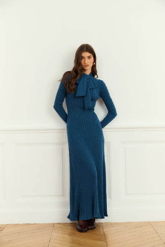 Halter Neck Women Dress to Show Off the Shoulders and Neckline Halter Neck Women Dress to Show Off the Shoulders and Neckline Madeleine Dress Halter Neck Women Dress to Show Off the Shoulders and Neckline Halter Neck Women Dress to Show Off the Shoulders and Neckline Madeleine Dress