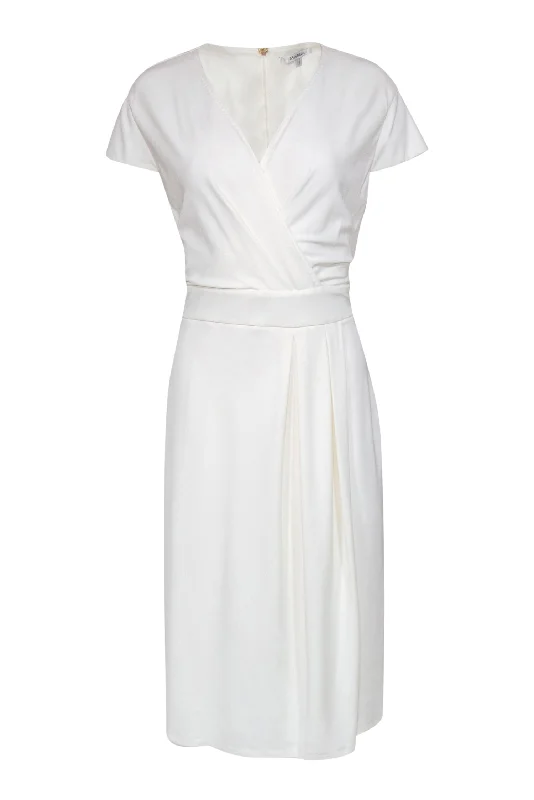 Ball Gown Women Dress with a Full Skirt for a Princess - like Look Ball Gown Women Dress with a Full Skirt for a Princess - like Look Max Mara - White Cap Sleeve Pleated "Feluca" Sheath Dress Sz 14 Ball Gown Women Dress with a Full Skirt for a Princess - like Look Ball Gown Women Dress with a Full Skirt for a Princess - like Look Max Mara - White Cap Sleeve Pleated "Feluca" Sheath Dress Sz 14