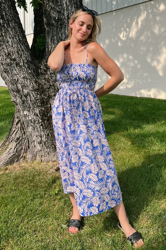 Sleeveless Women Dress in Bright Colors for Summer Parties Sleeveless Women Dress in Bright Colors for Summer Parties Passport Ready Sleeveless Midi Dress Sleeveless Women Dress in Bright Colors for Summer Parties Sleeveless Women Dress in Bright Colors for Summer Parties Passport Ready Sleeveless Midi Dress