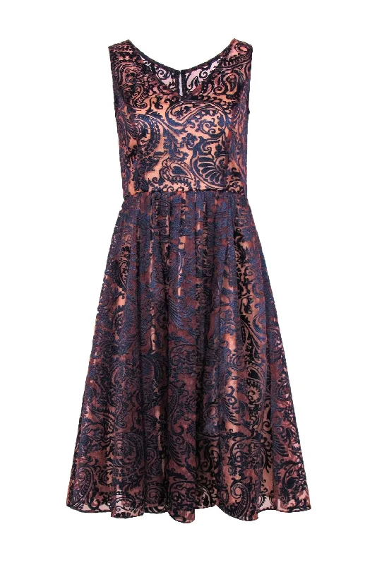 Long - Sleeve Women Dress in Velvet for a Luxurious Winter Look Long - Sleeve Women Dress in Velvet for a Luxurious Winter Look Sara Campbell - Pink & Navy Textured Velvet Paisley Print Sleeveless A-Line Dress Sz 2 Long - Sleeve Women Dress in Velvet for a Luxurious Winter Look Long - Sleeve Women Dress in Velvet for a Luxurious Winter Look Sara Campbell - Pink & Navy Textured Velvet Paisley Print Sleeveless A-Line Dress Sz 2