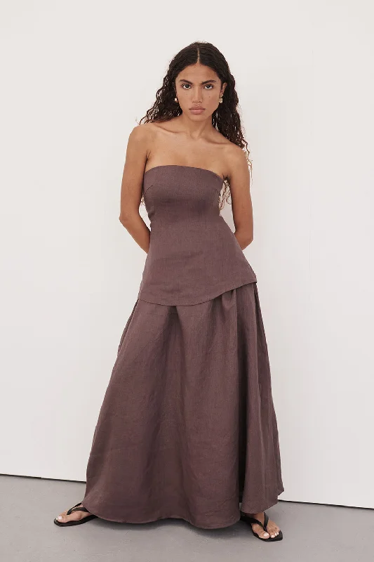 Strapless Women Dress with a Built - in Bra for Comfort and Support Strapless Women Dress with a Built - in Bra for Comfort and Support SASKIA CHOC LINEN STRAPLESS DRESS