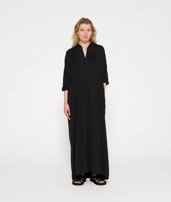 Maxi Women Dress with Floral Print for a Bohemian Vibe Maxi Women Dress with Floral Print for a Bohemian Vibe standing collar maxi dress | black Maxi Women Dress with Floral Print for a Bohemian Vibe Maxi Women Dress with Floral Print for a Bohemian Vibe standing collar maxi dress | black