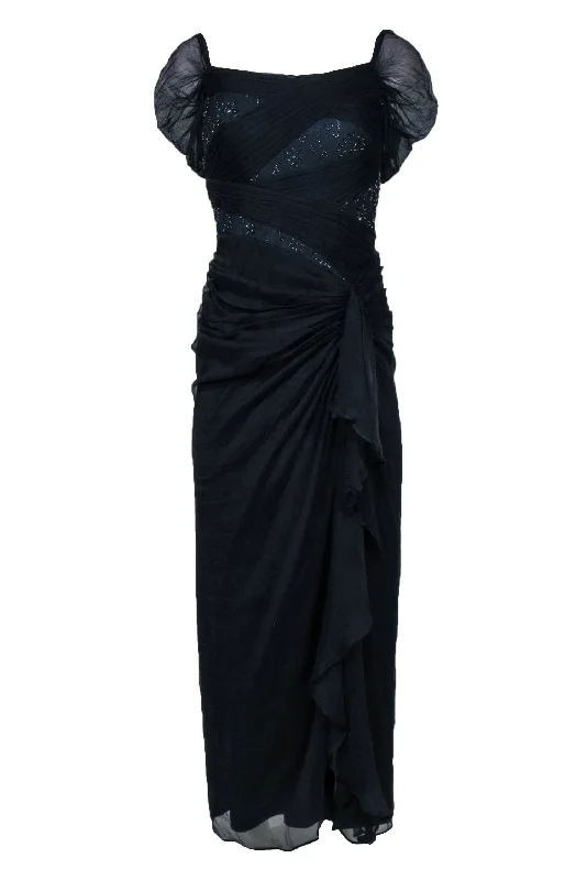 Halter Neck Women Dress to Show Off the Shoulders and Neckline Halter Neck Women Dress to Show Off the Shoulders and Neckline Tadashi Shoji - Navy Pleated & Draped Off-the-Shoulder Gown w/ Beaded & Lace Trim Sz 6 Halter Neck Women Dress to Show Off the Shoulders and Neckline Halter Neck Women Dress to Show Off the Shoulders and Neckline Tadashi Shoji - Navy Pleated & Draped Off-the-Shoulder Gown w/ Beaded & Lace Trim Sz 6