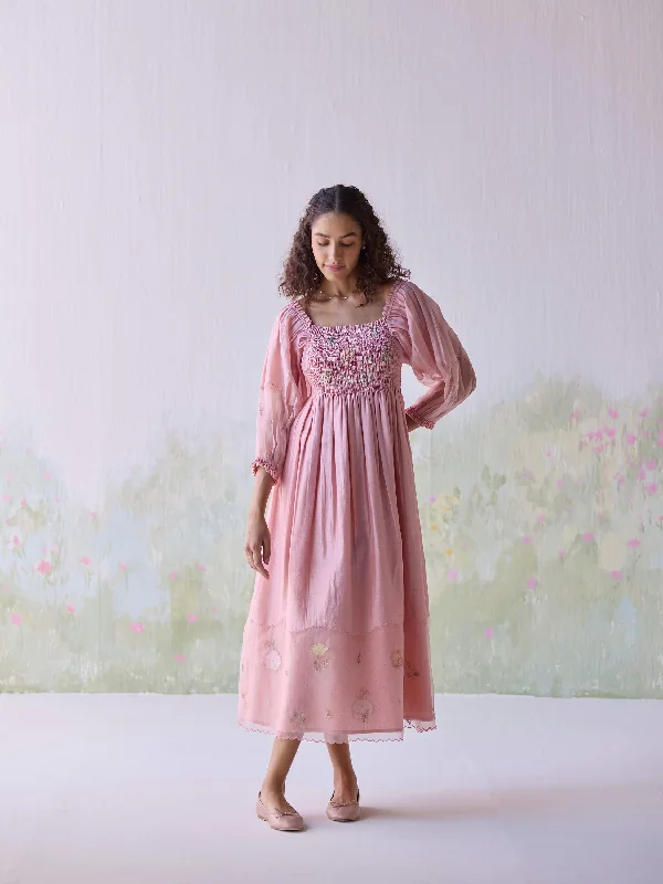Velvet midi dresses in jewel tones for a glamorous winter event Meadowsweet Midi Dress Velvet midi dresses in jewel tones for a glamorous winter event Meadowsweet Midi Dress