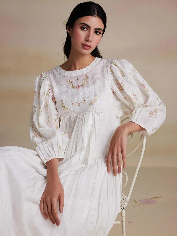 Midi dresses with side slits for a sexy and elegant appearance Sweet Refuge Midi Dress Midi dresses with side slits for a sexy and elegant appearance Sweet Refuge Midi Dress
